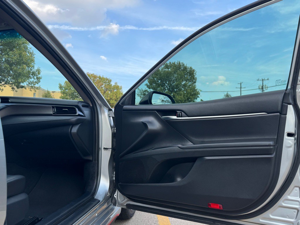 2020 Toyota Camry Image 26