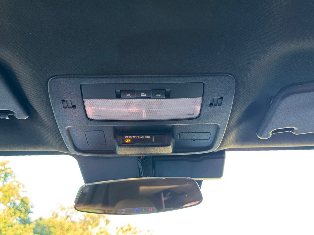 2015 Chevrolet Camaro Image 16