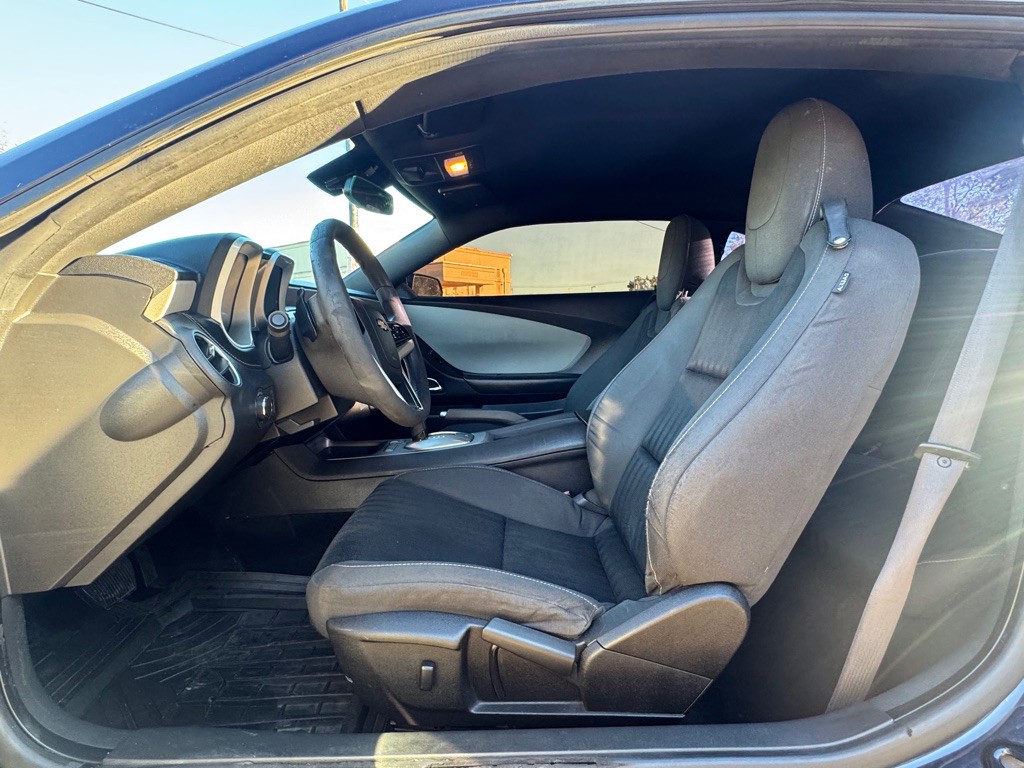 2015 Chevrolet Camaro Image 8
