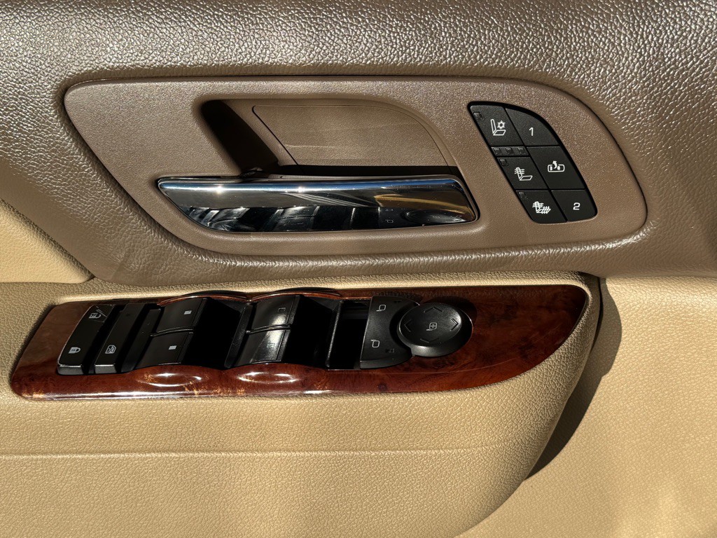 2014 Chevrolet Suburban Image 6