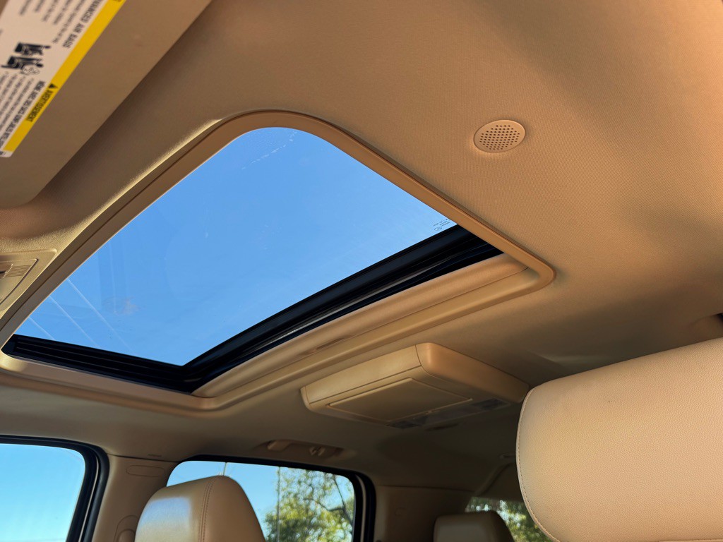 2014 Chevrolet Suburban Image 8