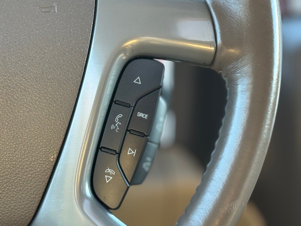 2014 Chevrolet Suburban Image 12