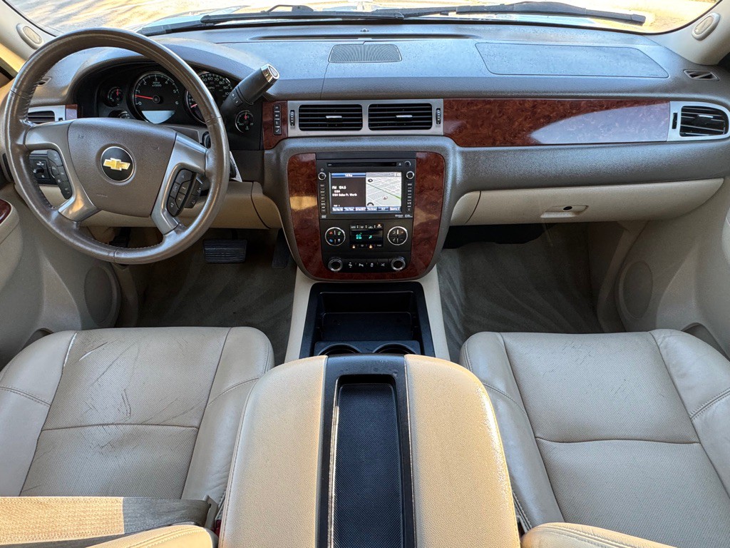 2014 Chevrolet Suburban Image 16