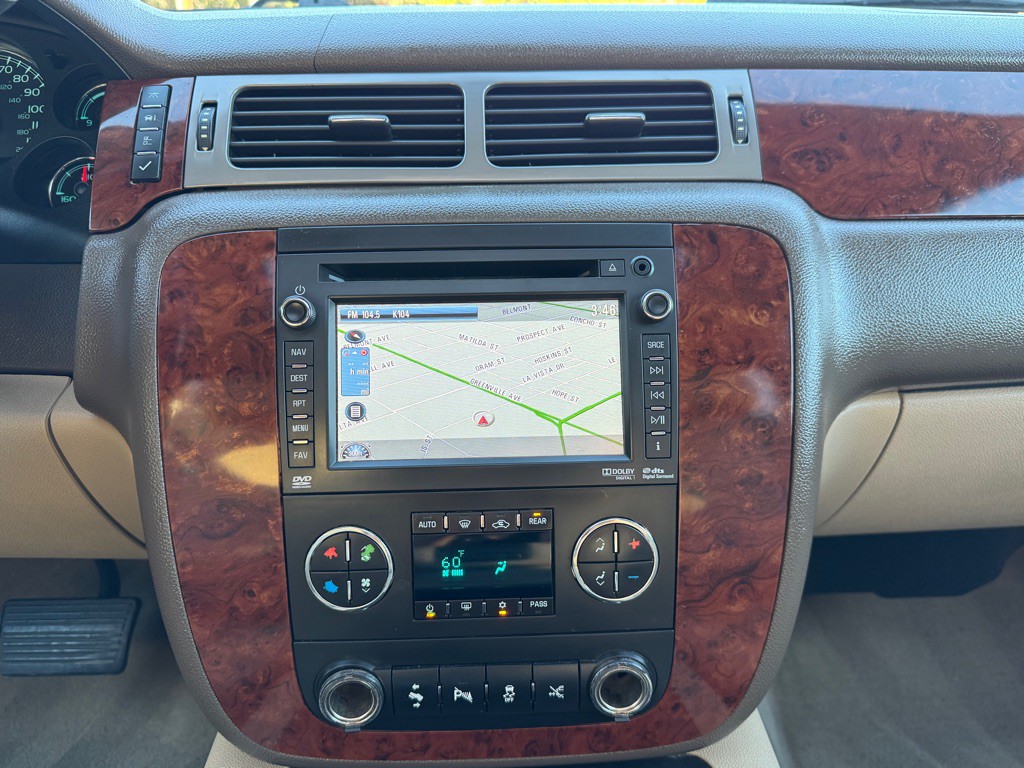 2014 Chevrolet Suburban Image 19