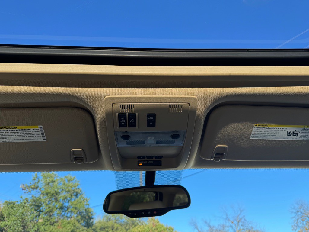 2014 Chevrolet Suburban Image 21