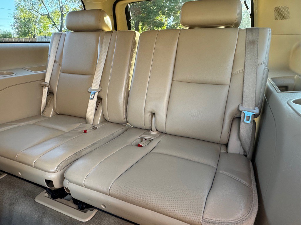 2014 Chevrolet Suburban Image 25