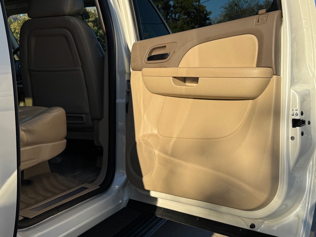 2014 Chevrolet Suburban Image 27