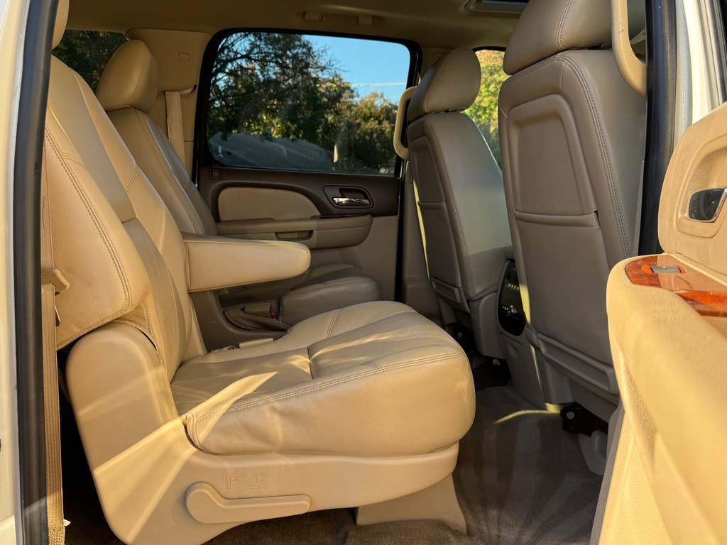 2014 Chevrolet Suburban Image 28