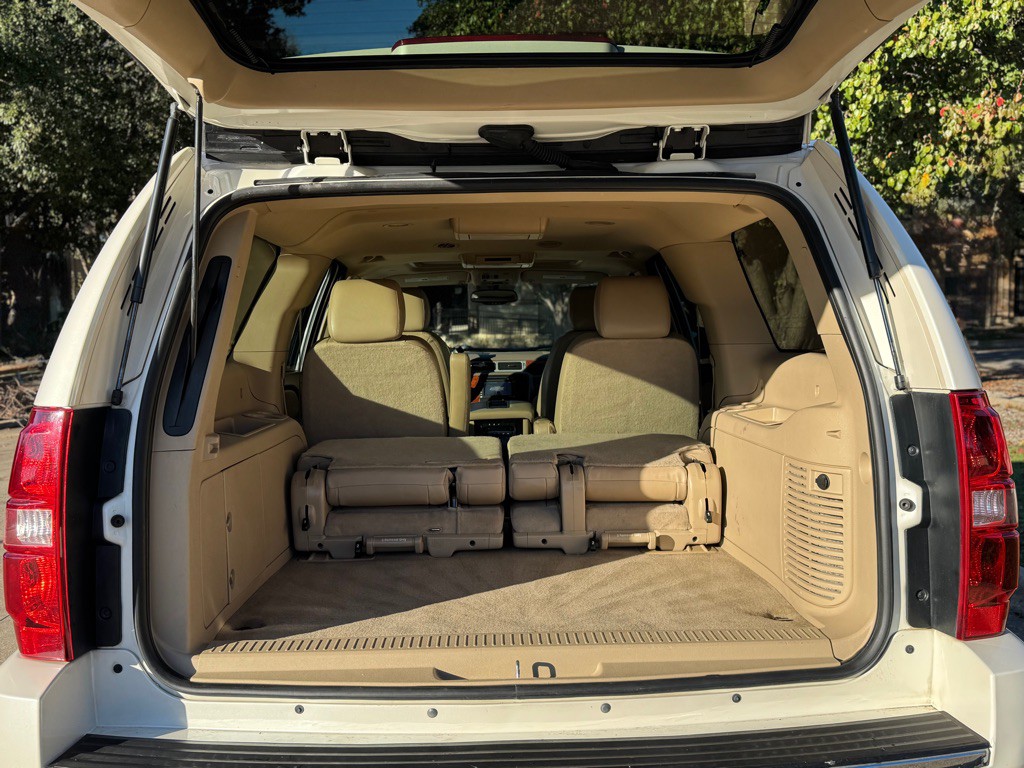 2014 Chevrolet Suburban Image 33