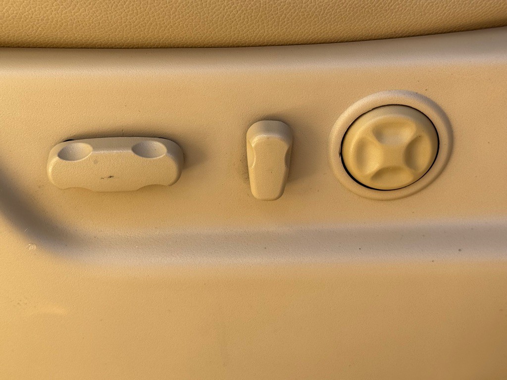 2014 Chevrolet Suburban Image 37