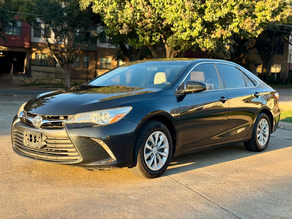 2017 Toyota Camry Image 1
