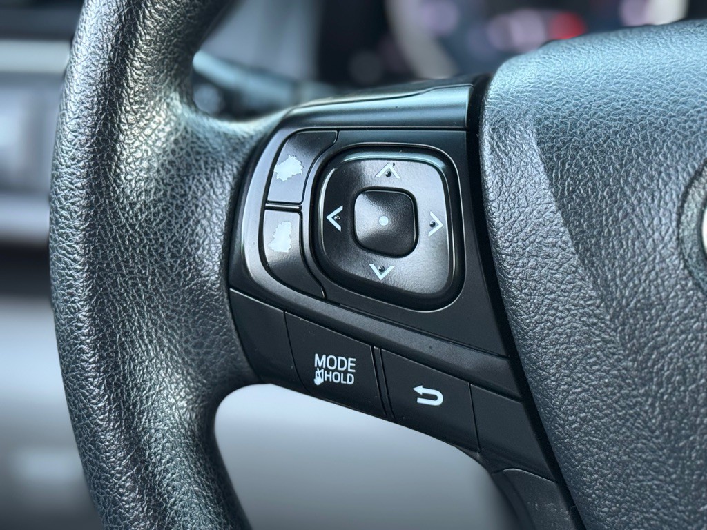 2017 Toyota Camry Image 10