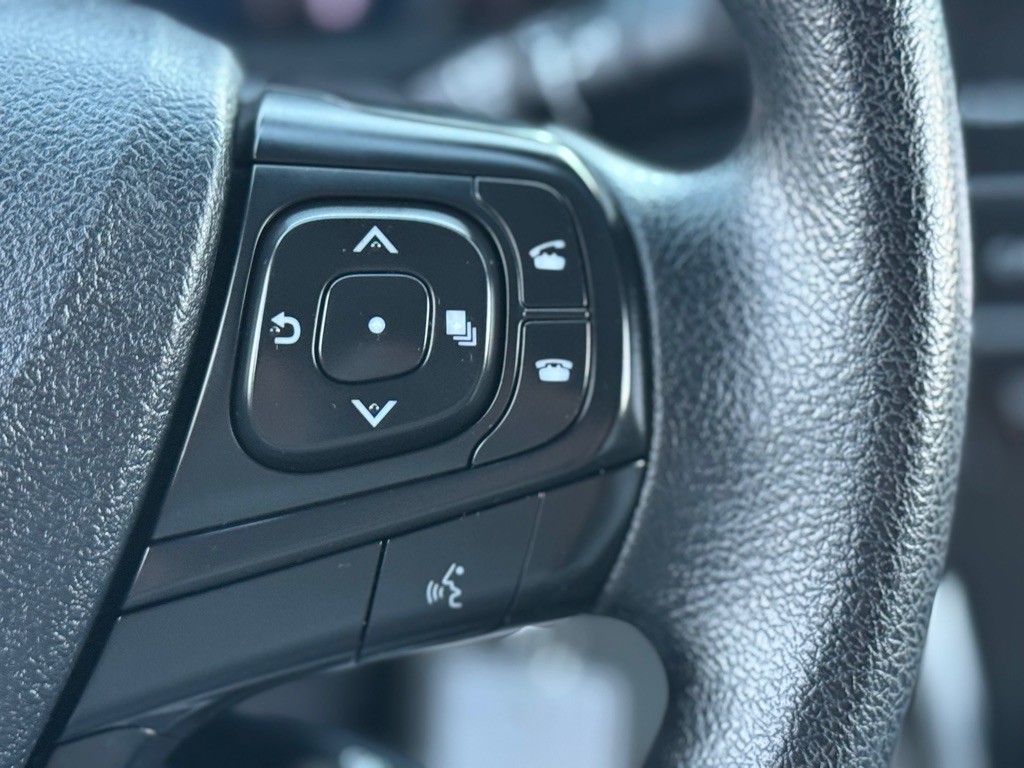 2017 Toyota Camry Image 11