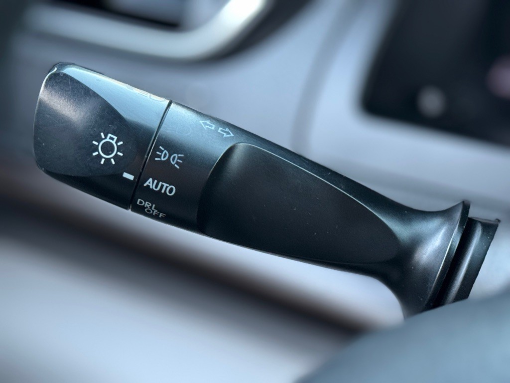 2017 Toyota Camry Image 12