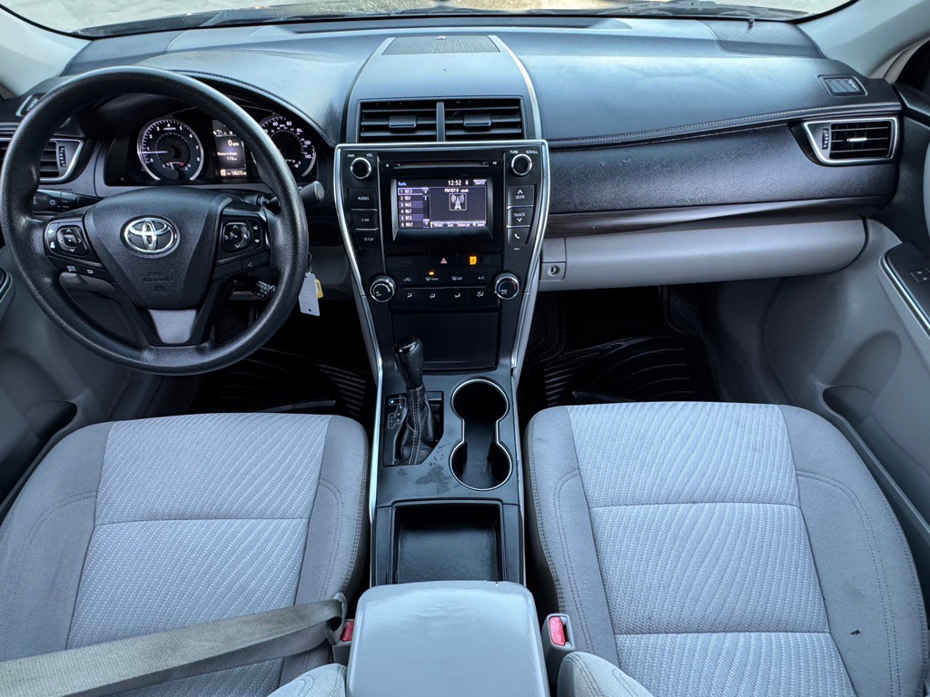 2017 Toyota Camry Image 15