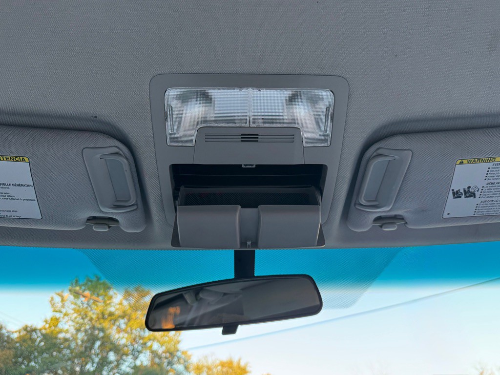 2017 Toyota Camry Image 20