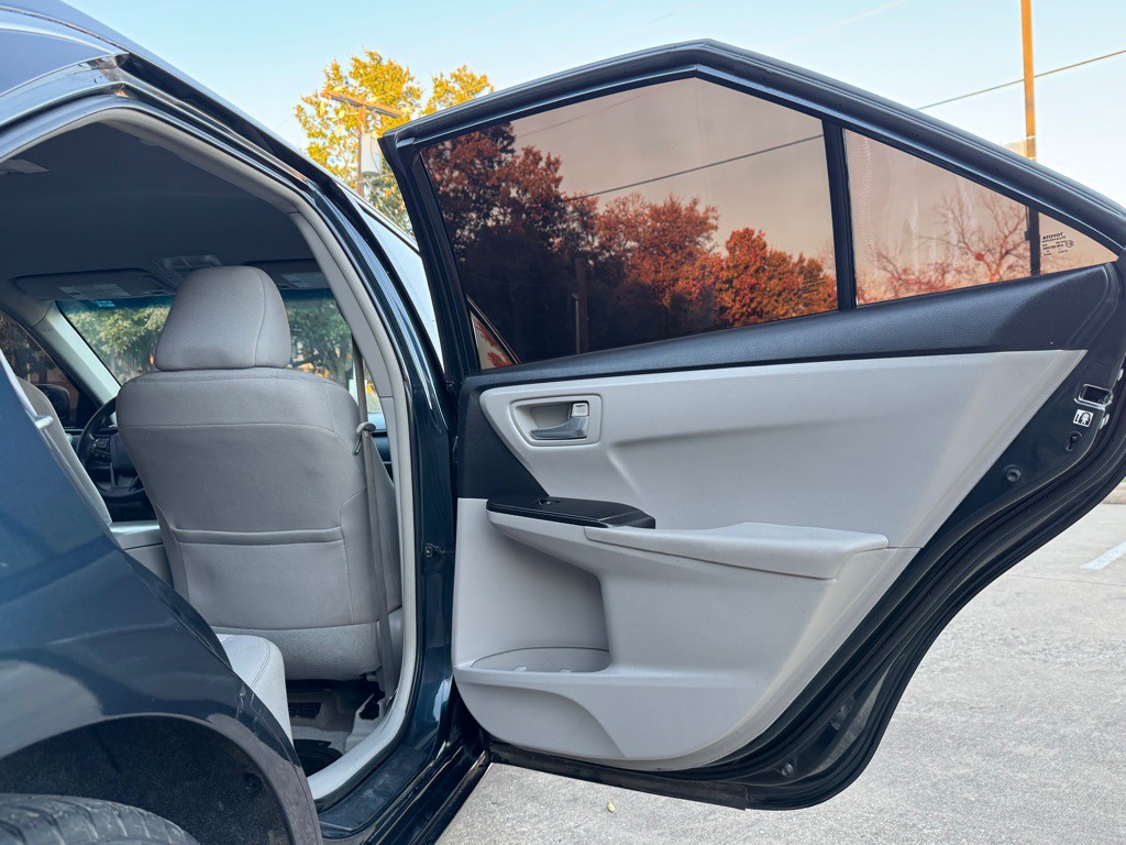 2017 Toyota Camry Image 23