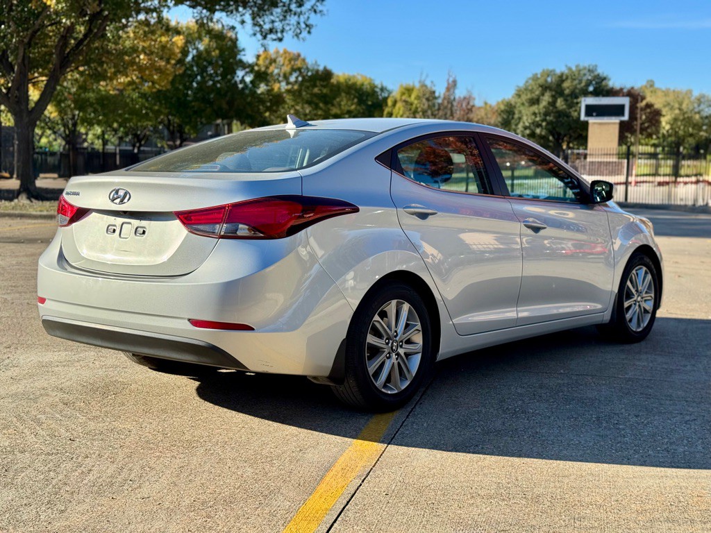 2015 Hyundai Elantra Image 3