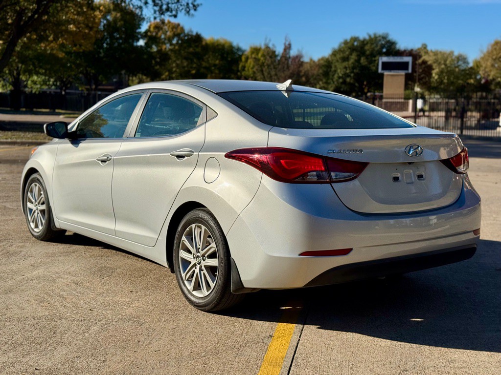 2015 Hyundai Elantra Image 4