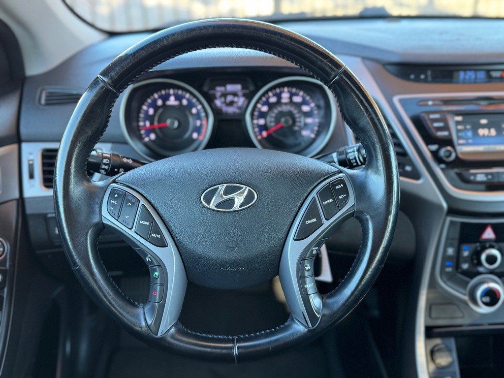 2015 Hyundai Elantra Image 10