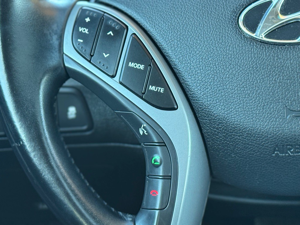 2015 Hyundai Elantra Image 11