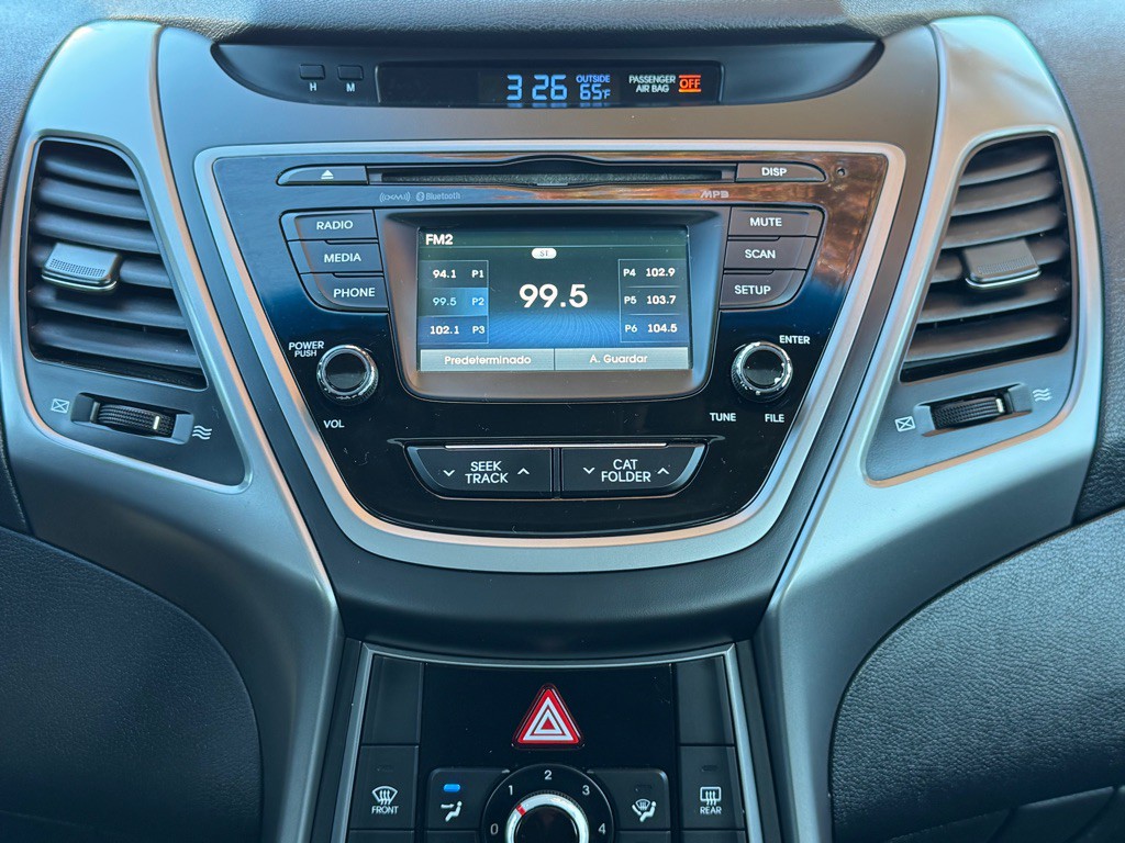 2015 Hyundai Elantra Image 18