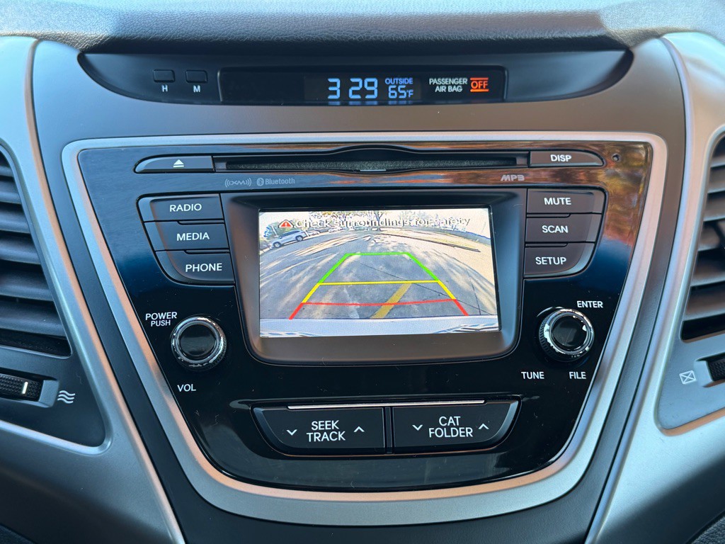 2015 Hyundai Elantra Image 19