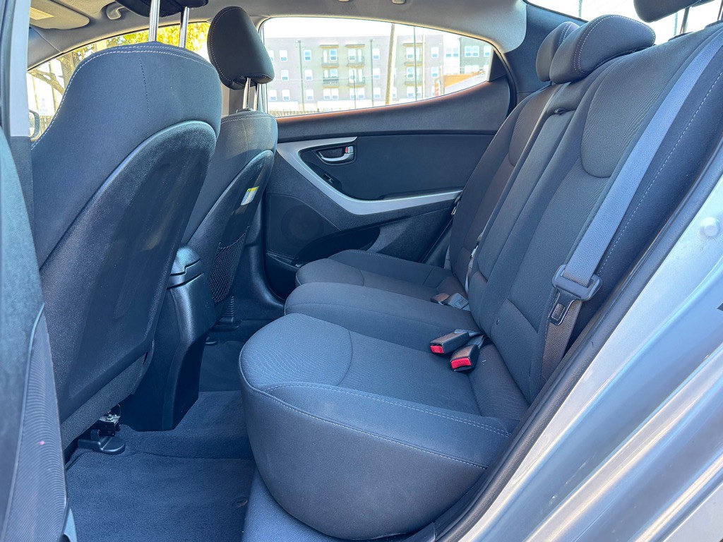 2015 Hyundai Elantra Image 21