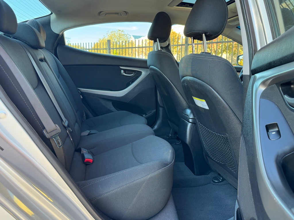 2015 Hyundai Elantra Image 23