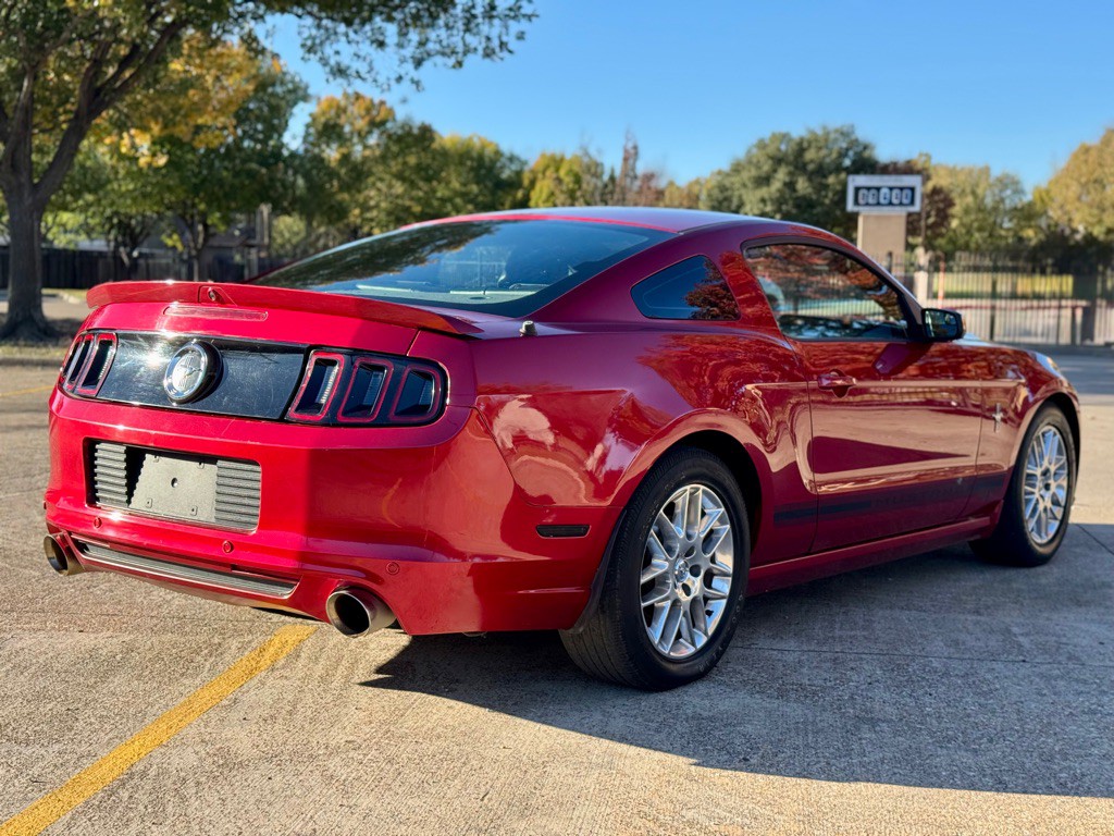 2013 Ford Mustang Image 3