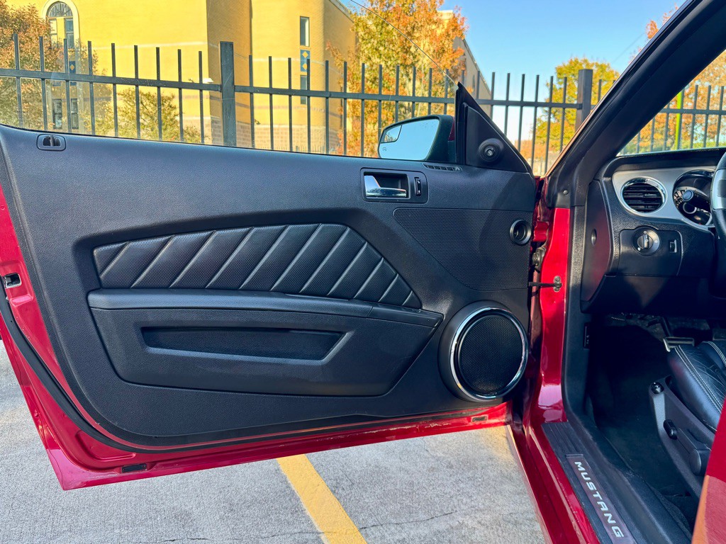 2013 Ford Mustang Image 5