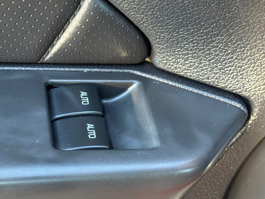 2013 Ford Mustang Image 6