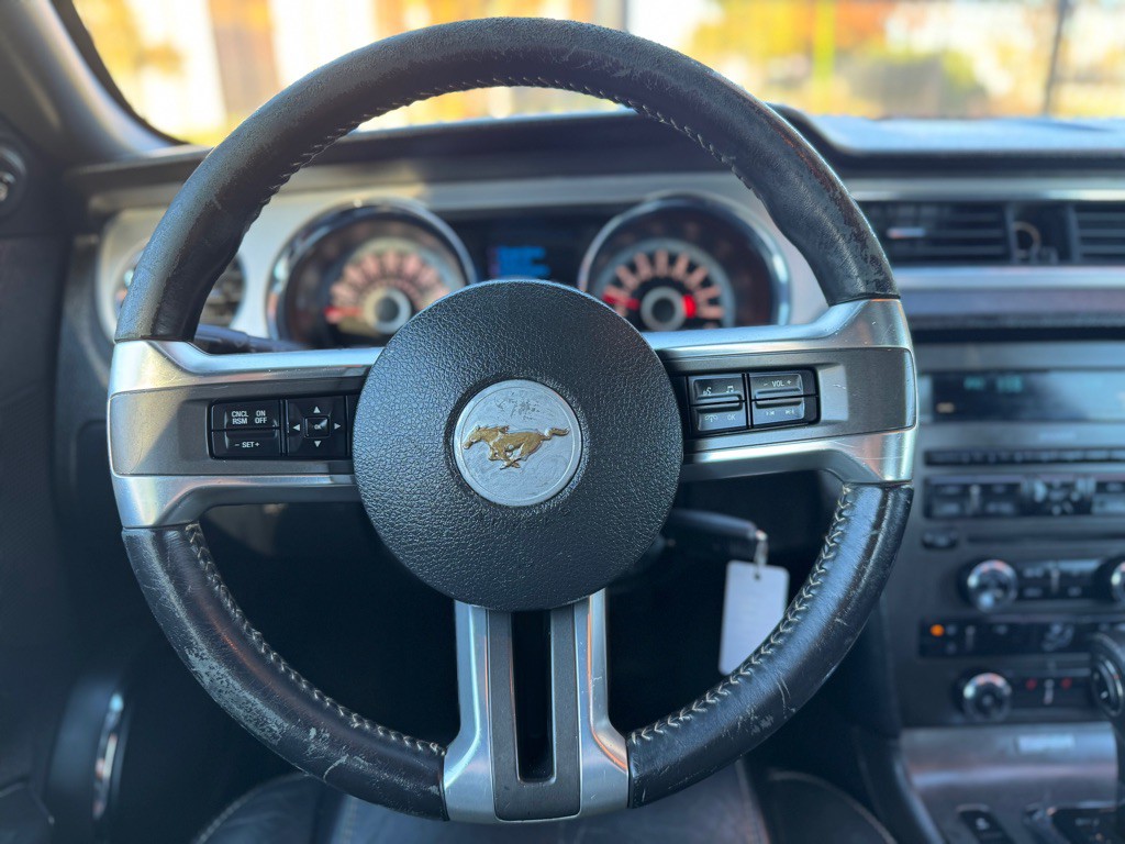 2013 Ford Mustang Image 10