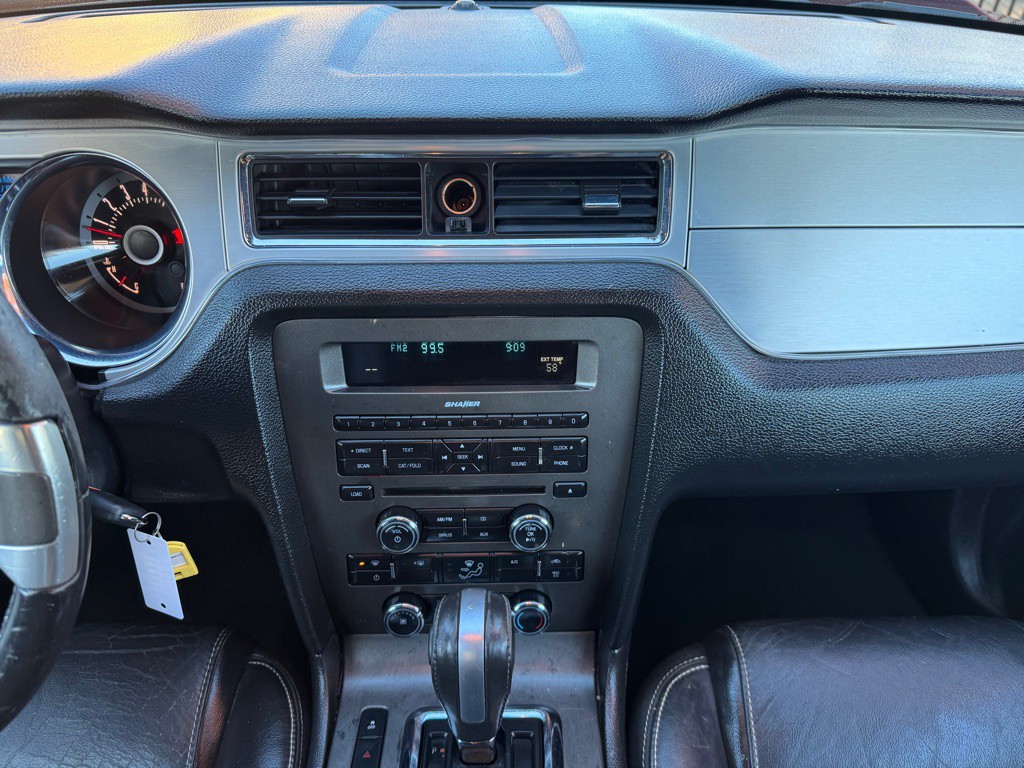 2013 Ford Mustang Image 17