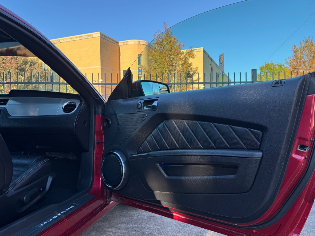 2013 Ford Mustang Image 20