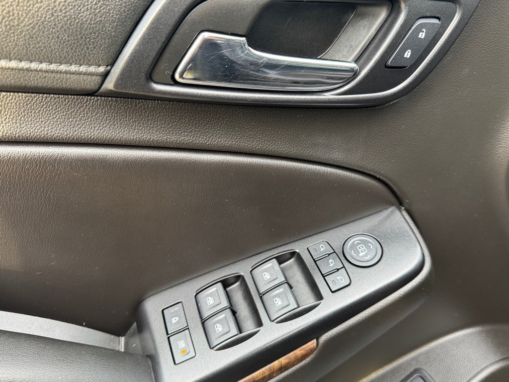 2017 Chevrolet Suburban Image 6