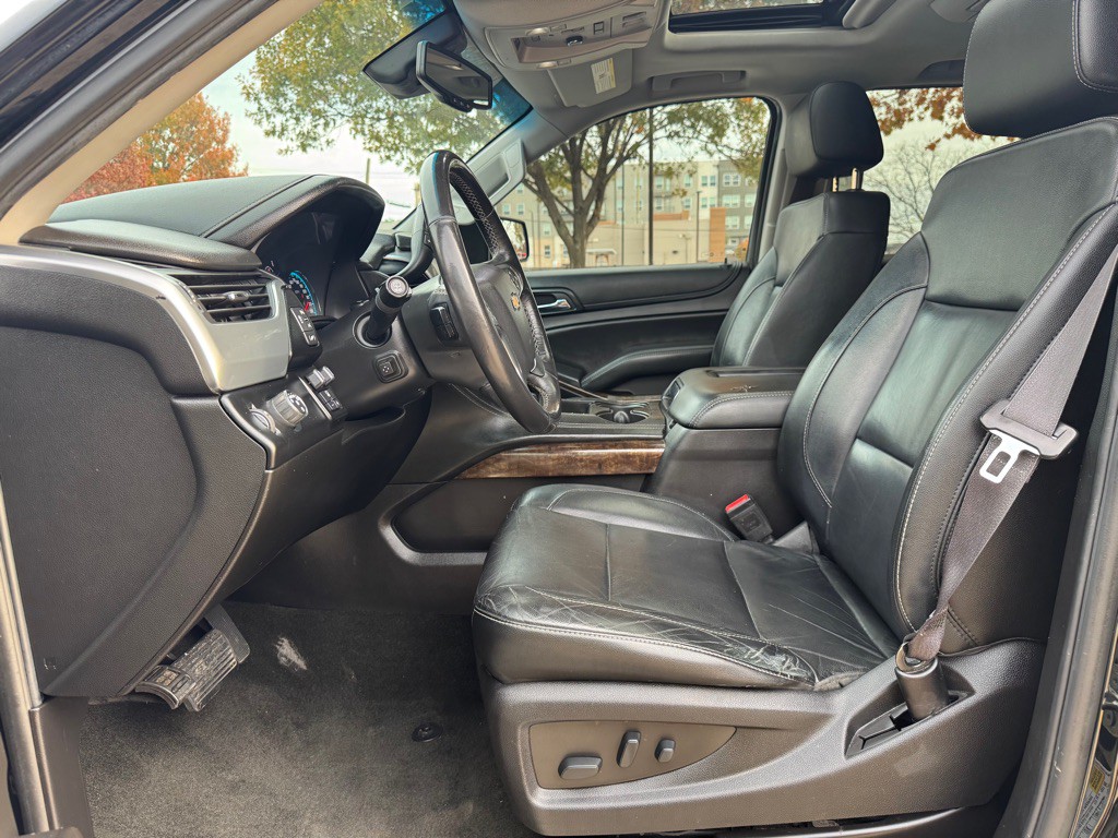 2017 Chevrolet Suburban Image 9