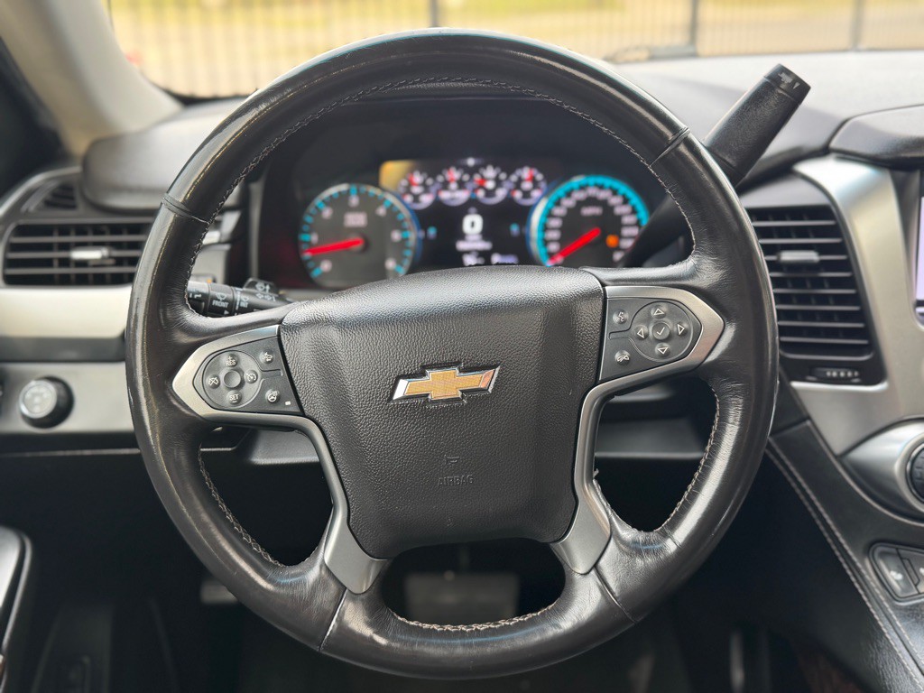 2017 Chevrolet Suburban Image 10