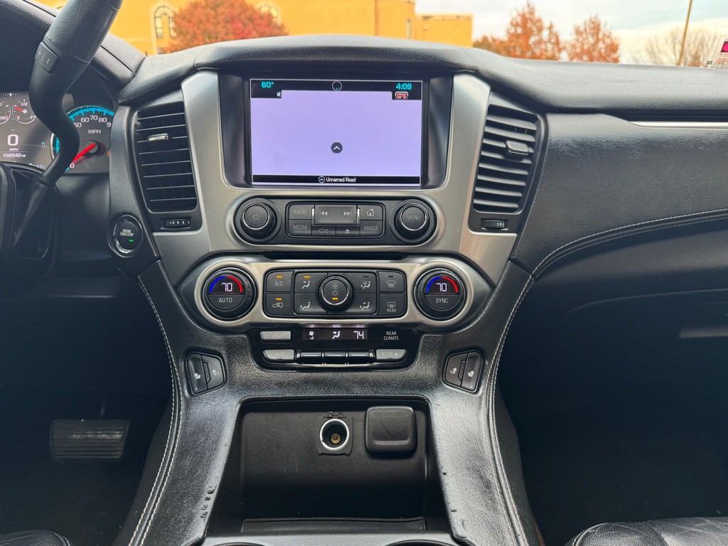 2017 Chevrolet Suburban Image 18