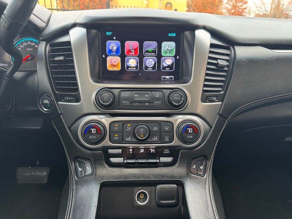 2017 Chevrolet Suburban Image 19