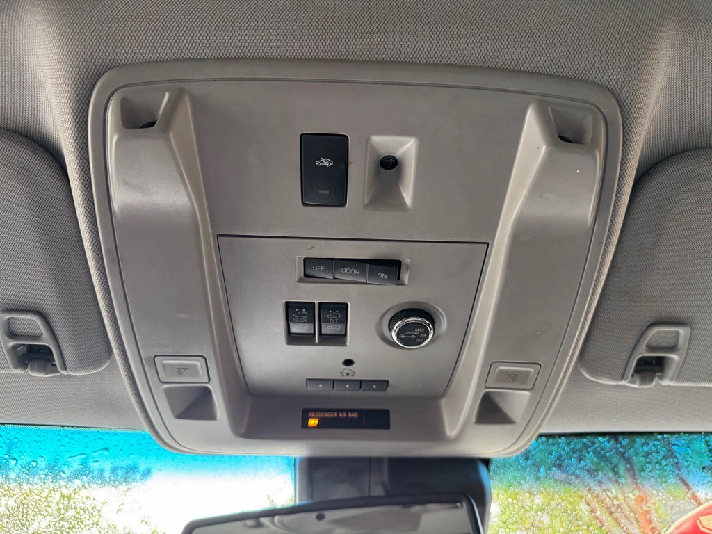 2017 Chevrolet Suburban Image 25