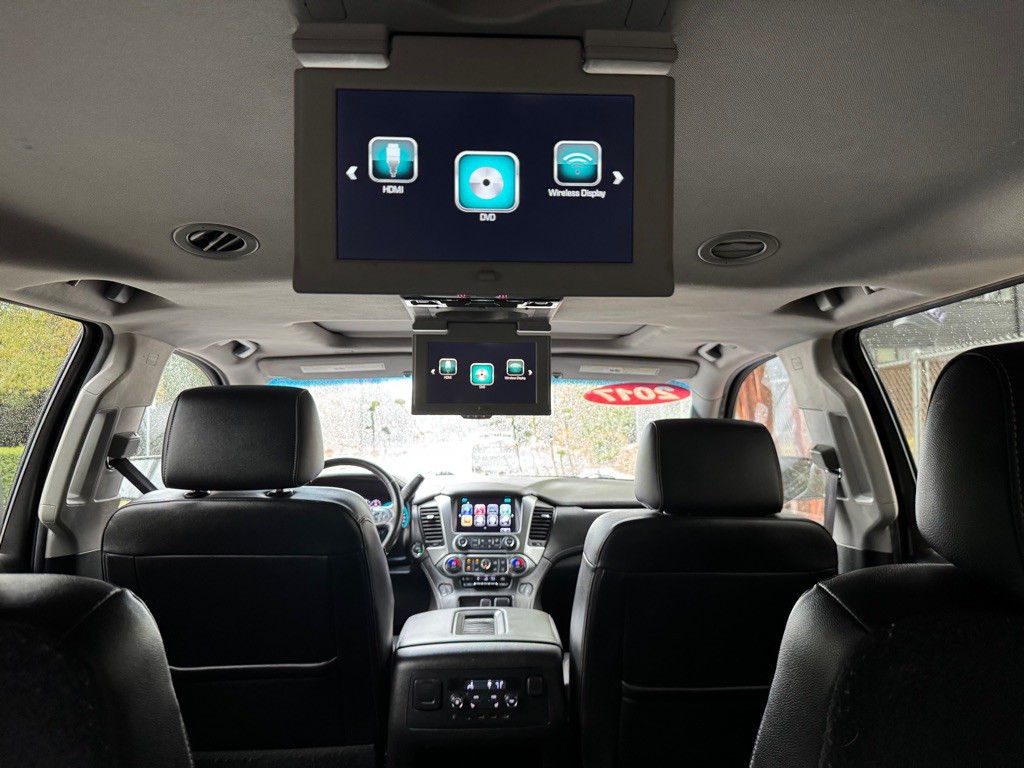 2017 Chevrolet Suburban Image 27