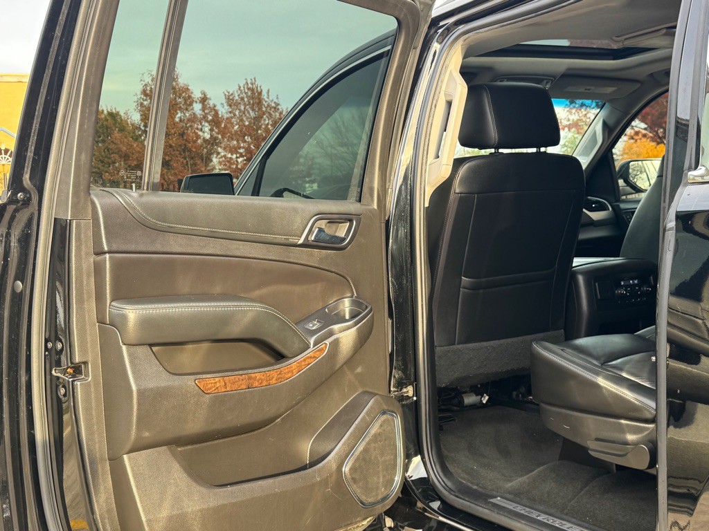 2017 Chevrolet Suburban Image 29