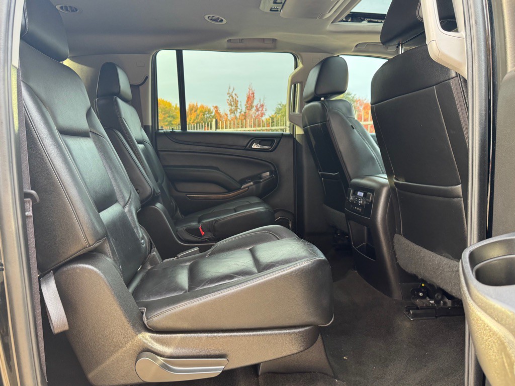 2017 Chevrolet Suburban Image 33
