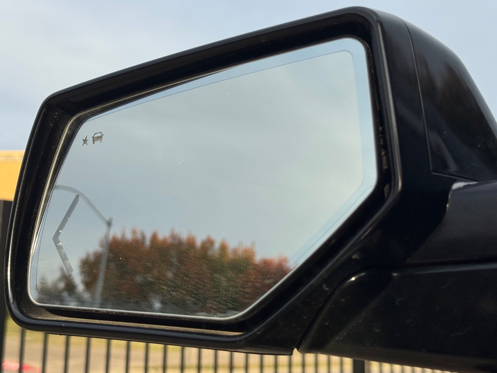 2017 Chevrolet Suburban Image 36