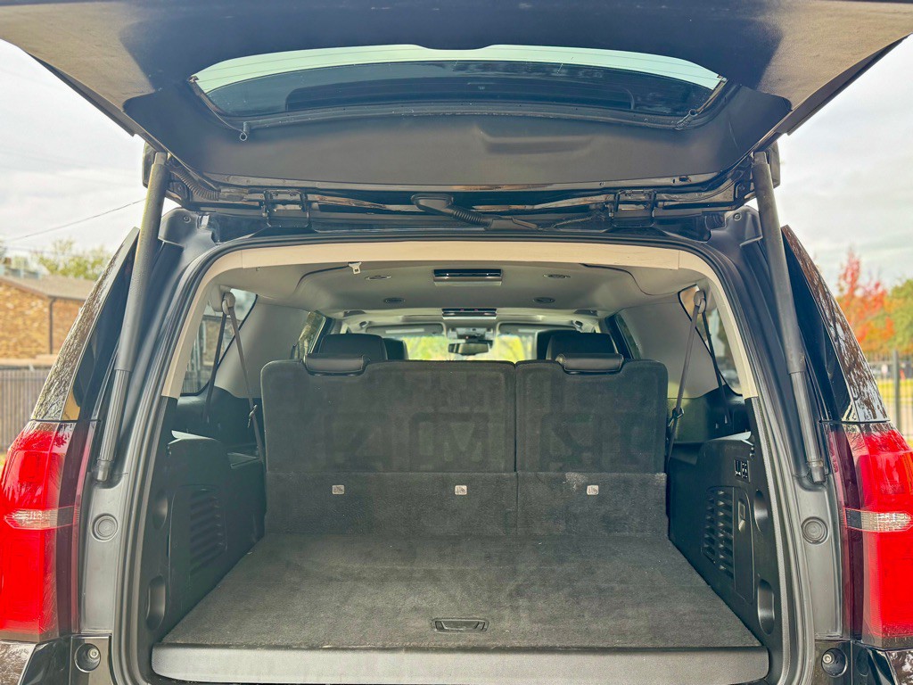 2017 Chevrolet Suburban Image 39