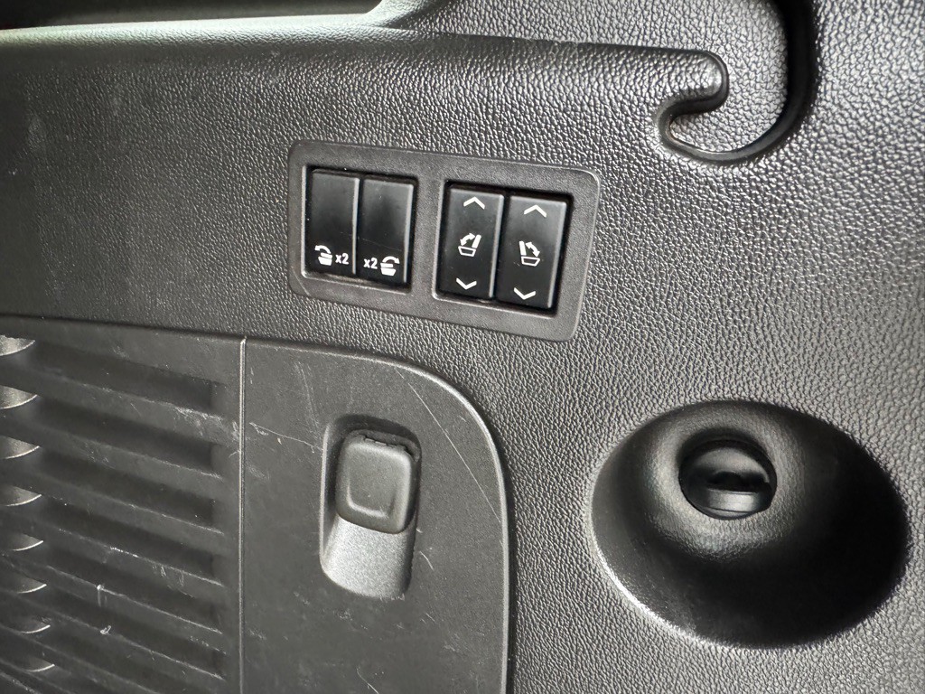 2017 Chevrolet Suburban Image 42