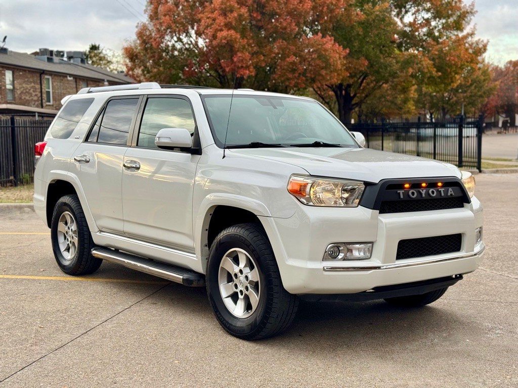 2013 Toyota 4Runner Image 2