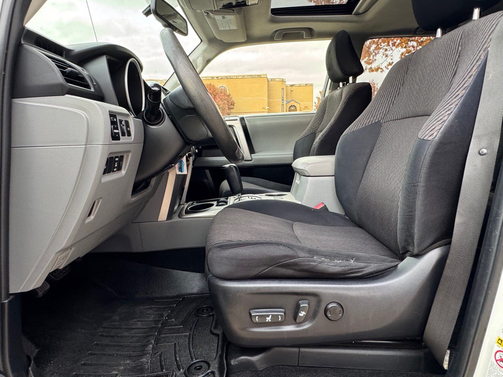 2013 Toyota 4Runner Image 8