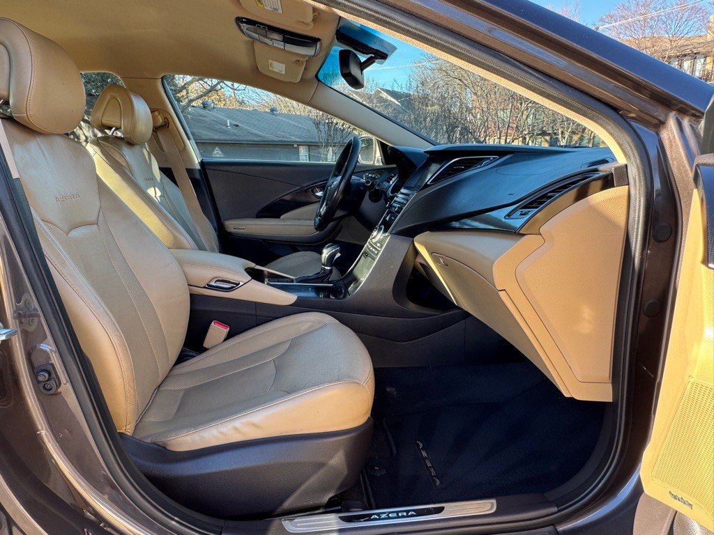 2015 Hyundai Azera Image 30